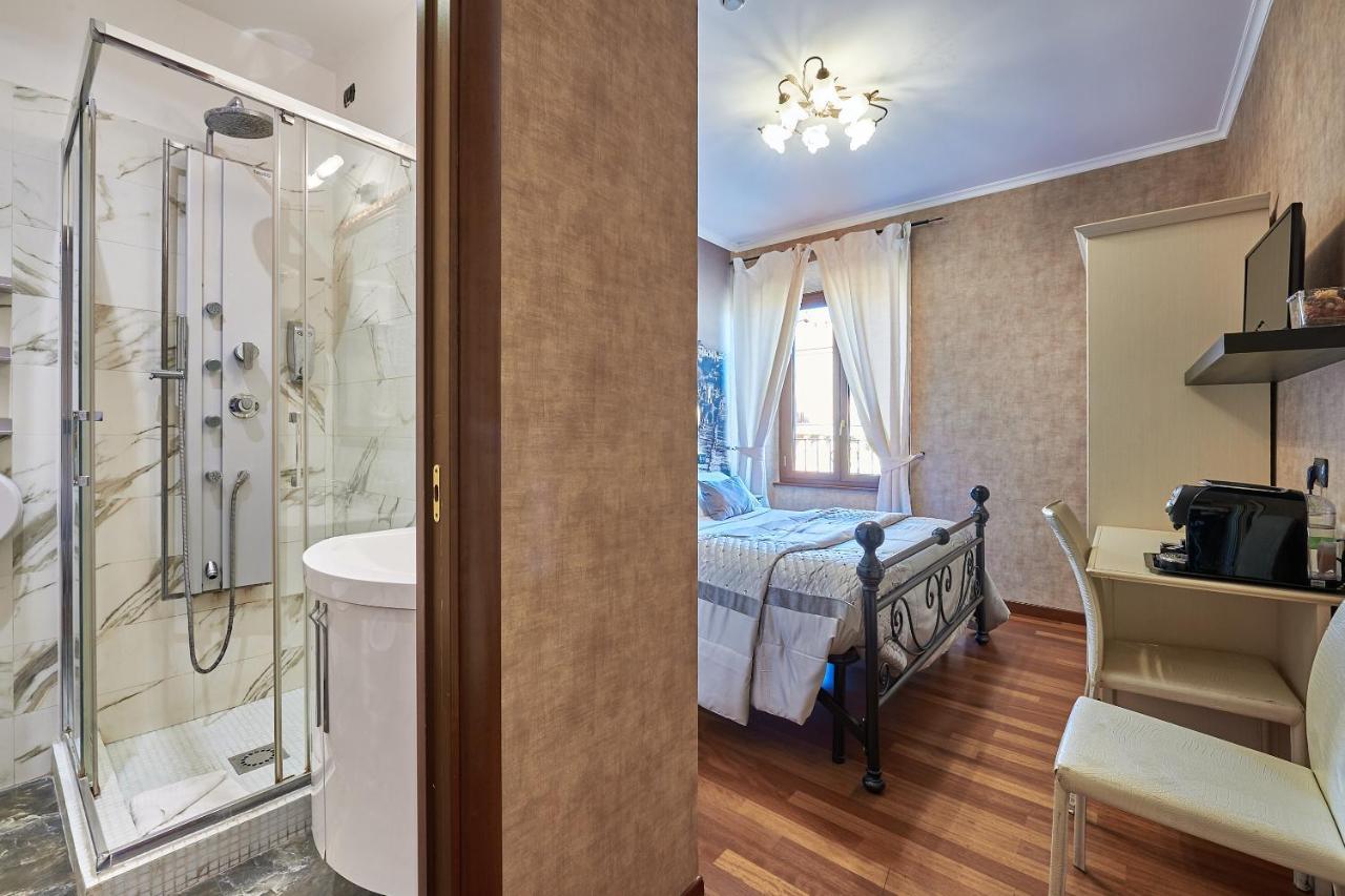 Le Downtown Guest house 3*