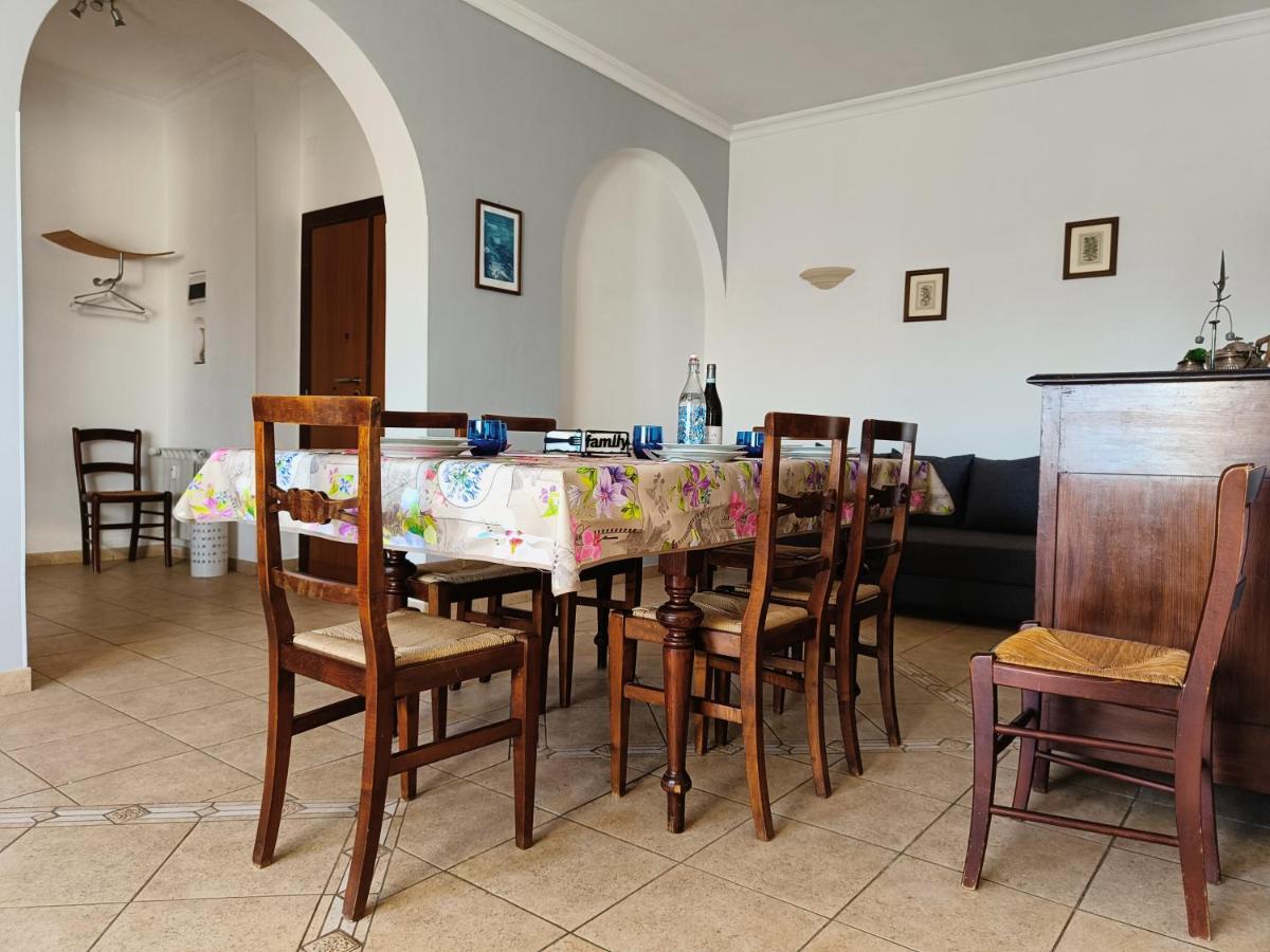 Avellini - Delightful And Spacious With Terrace - Near Metro A Cornelia Apartment *