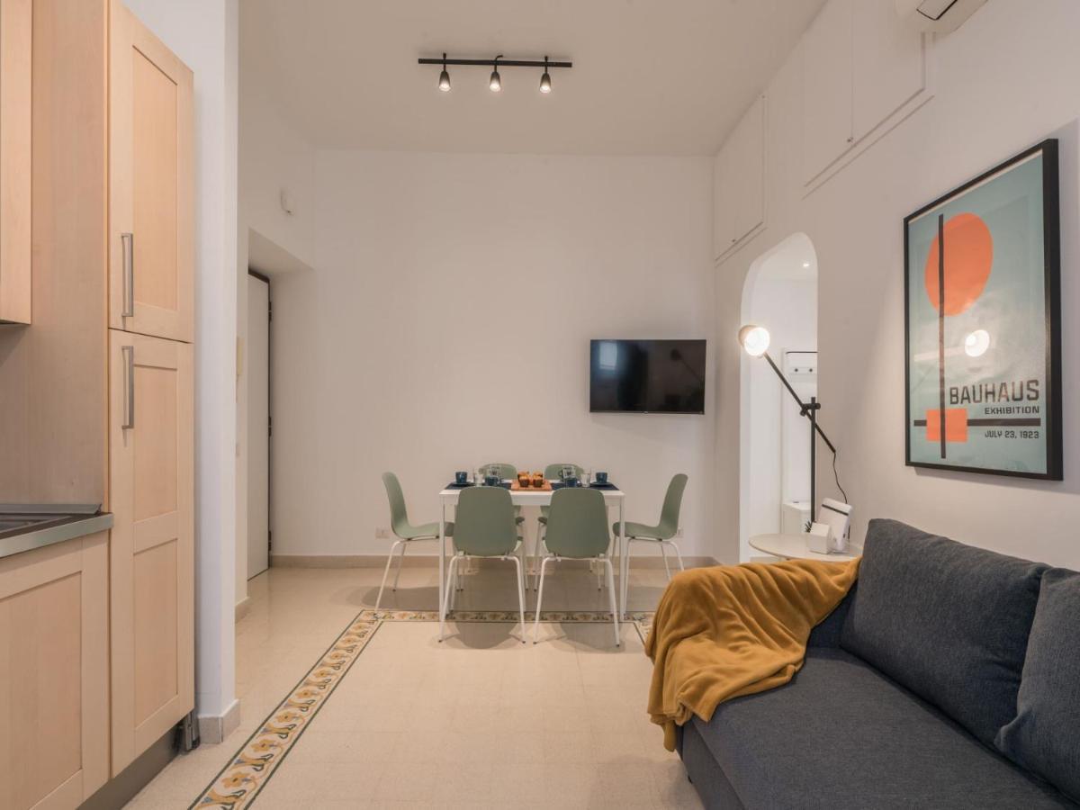 The Rent - Sunny Three-bedroom Near Ottaviano Metro Stop Rome