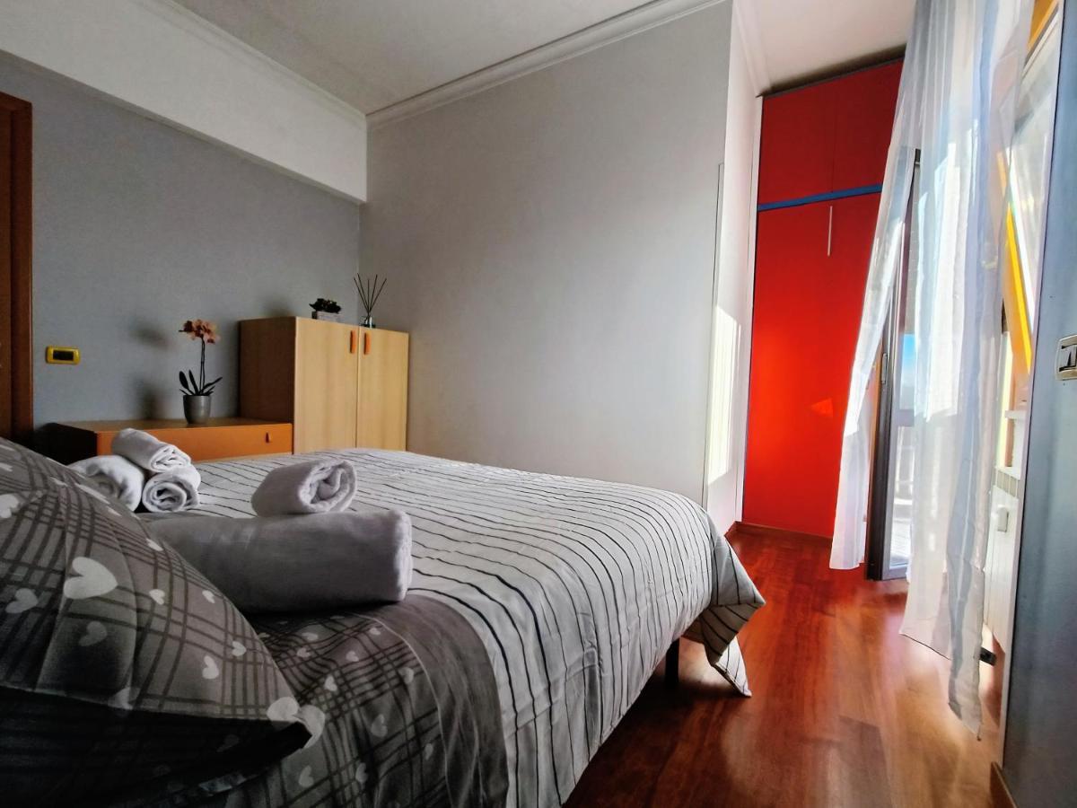 Avellini - Delightful And Spacious With Terrace - Near Metro A Cornelia Apartment