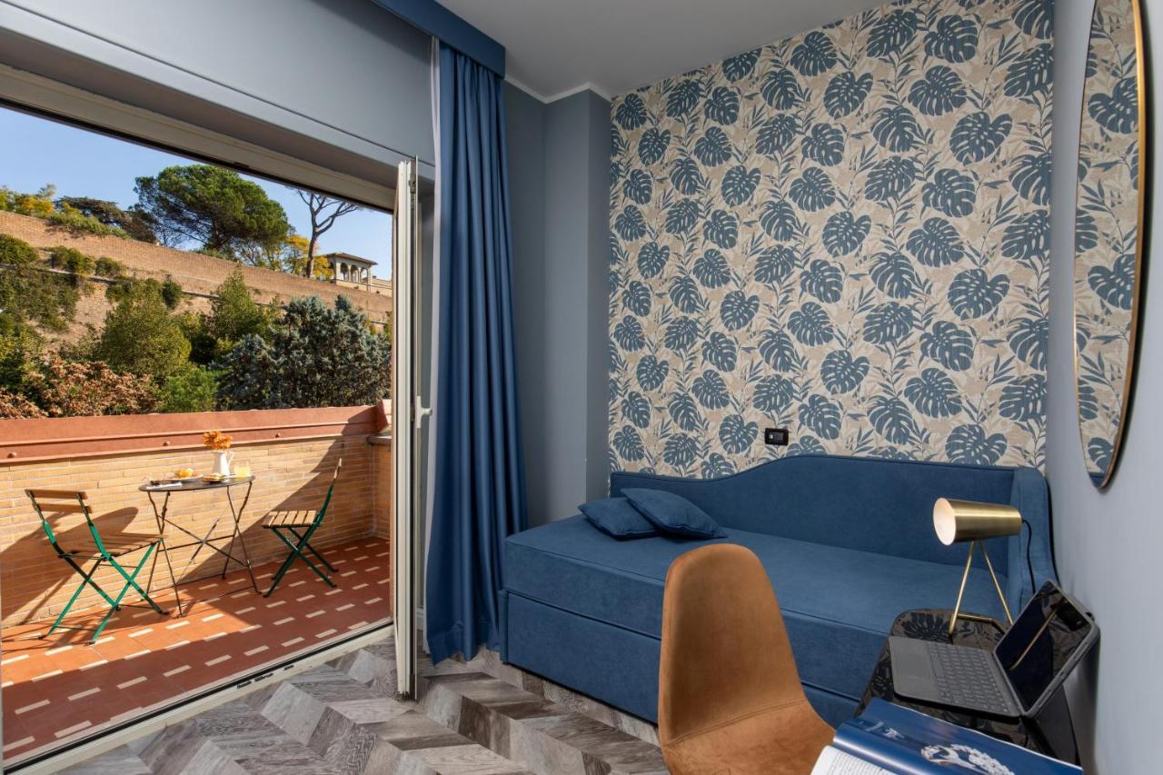 Bloom Hotel 3*