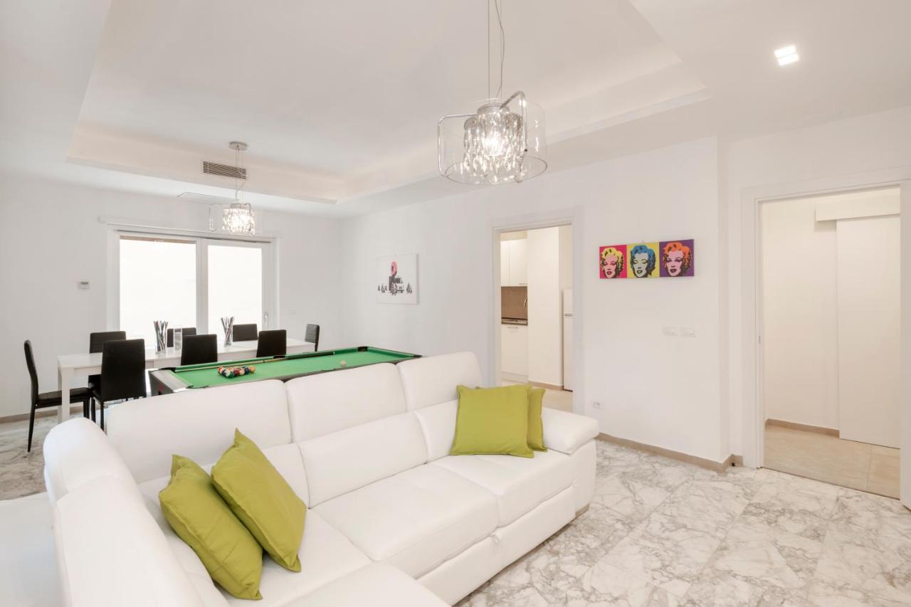 Easystayrome 10 Pax 3 Baths 1 Min From Metro Apartment *