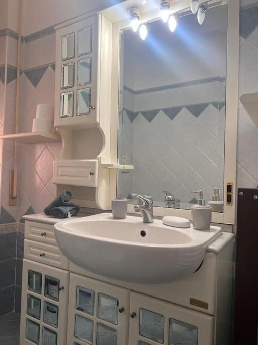 Apartment Center A Pochi Passi Dal Colosseo Rome