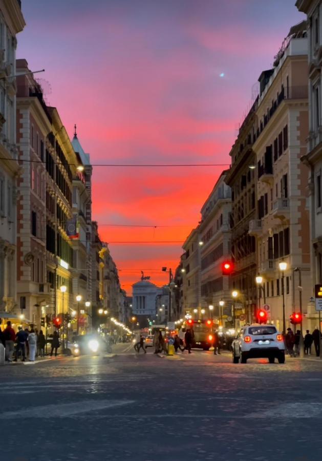 Historic Center, 800 Meters From The Trevi Fontain *