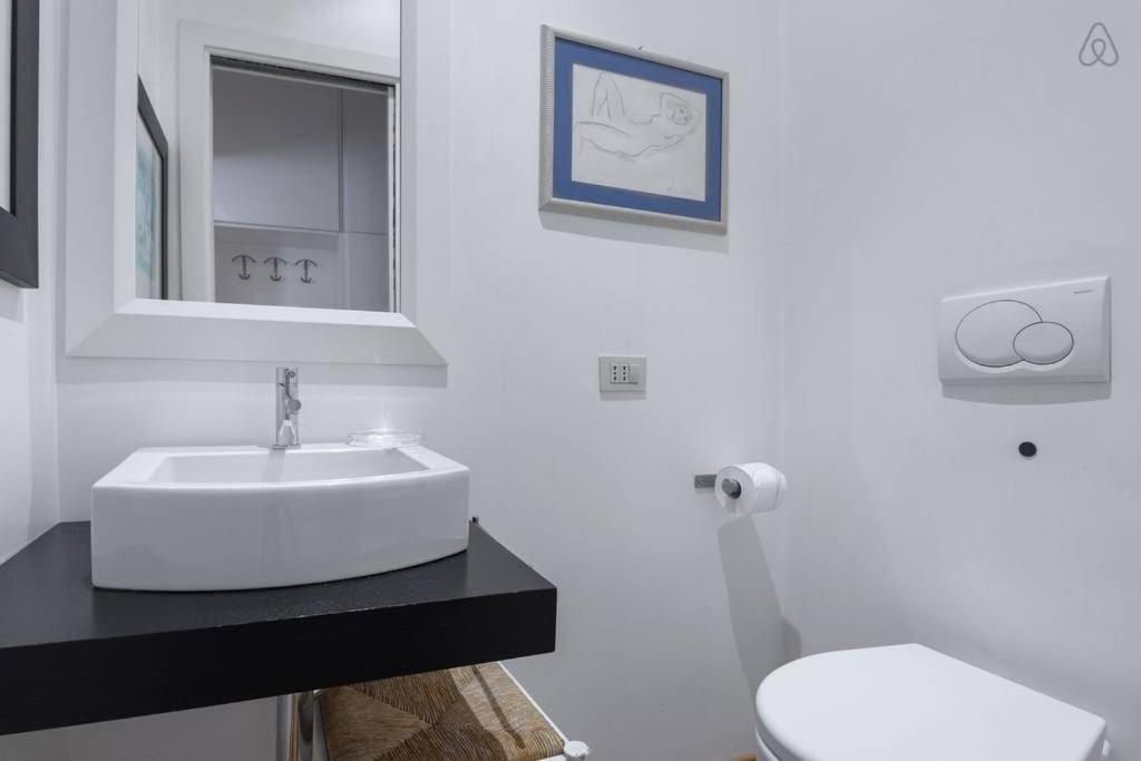 Apartment Vatican Ideal For Family/couple, A/c, Jacuzzi