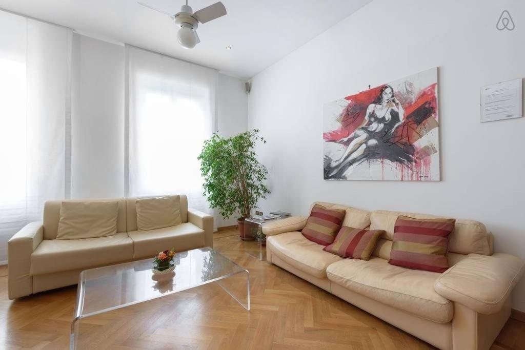 Vatican Ideal For Family/couple, A/c, Jacuzzi Apartment