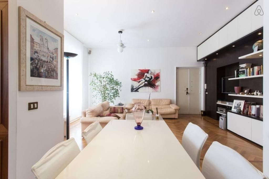 Vatican Ideal For Family/couple, A/c, Jacuzzi