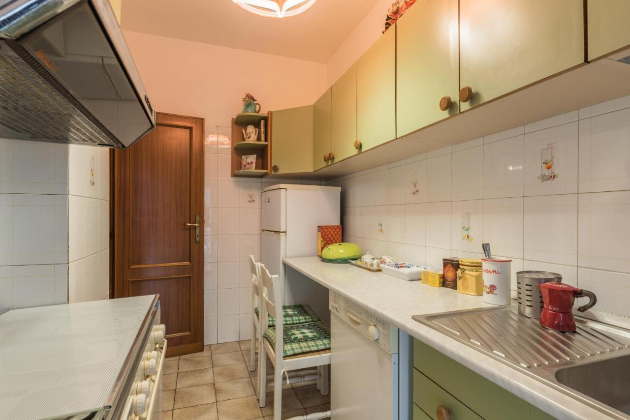 Apartment Altido Classic Style Flat With Balcony *