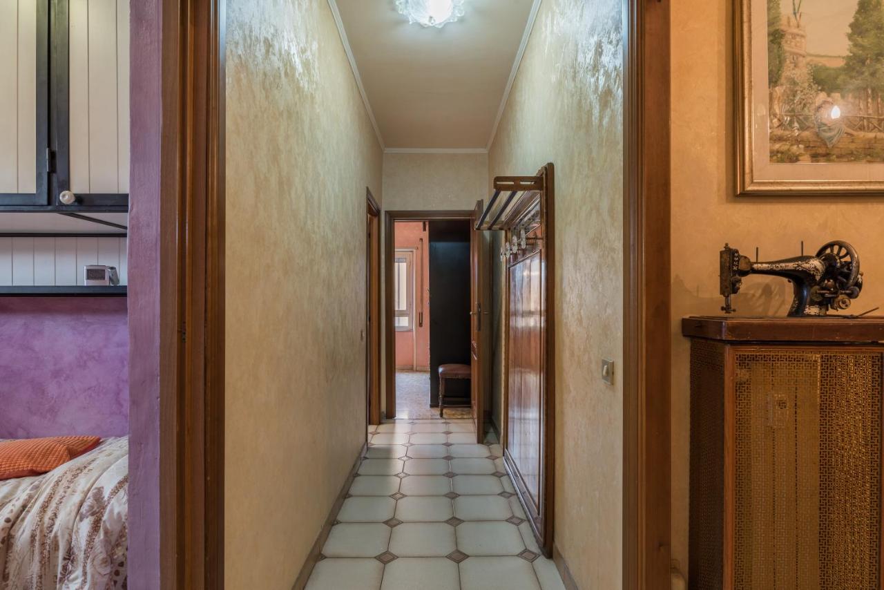 Apartment Altido Classic Style Flat With Balcony *