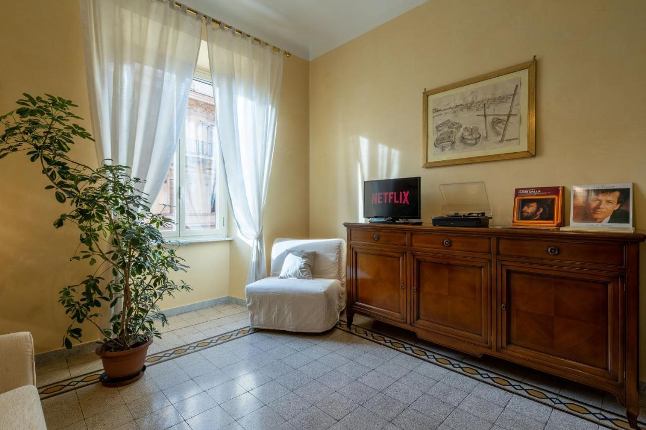 Ampio Con Vinili In Centro Storico *
