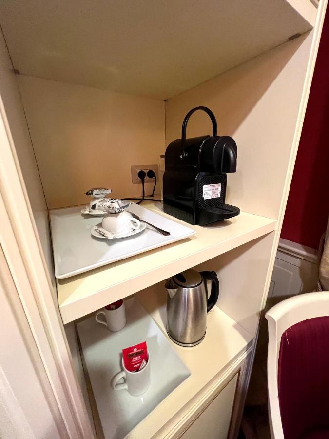 Guest house Dimora Frattina Rome