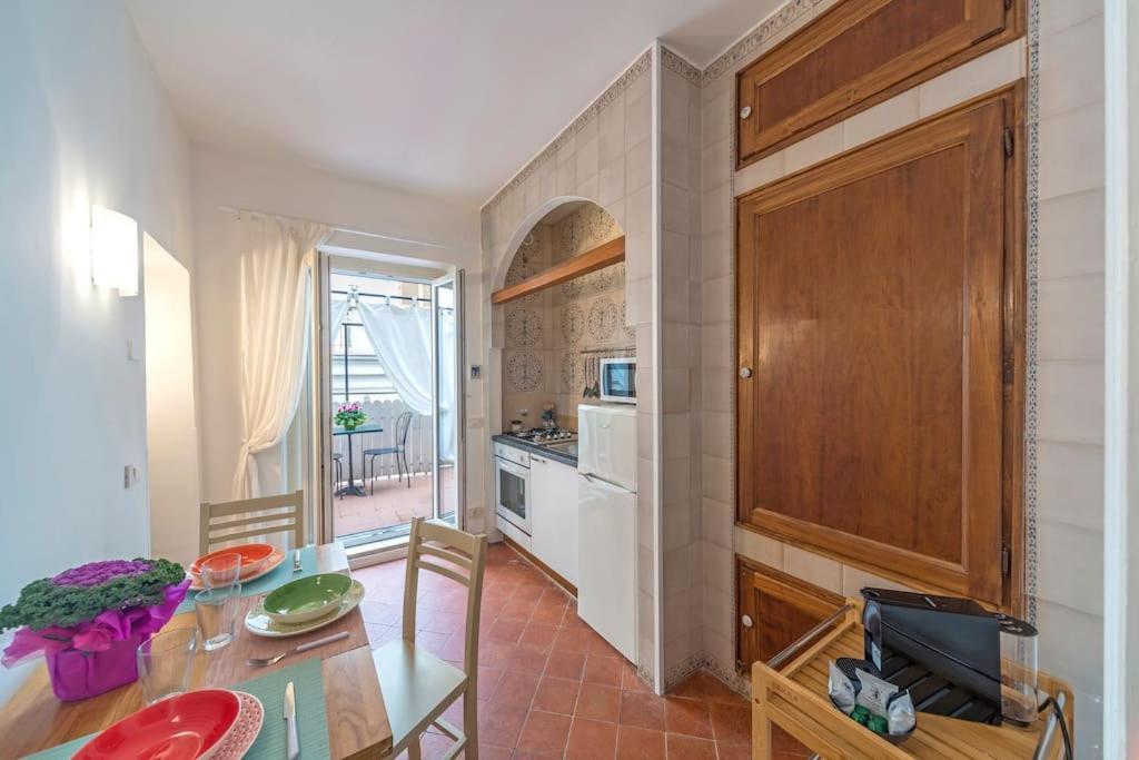 Appartamento Trevi Domus Avignonesi Roma