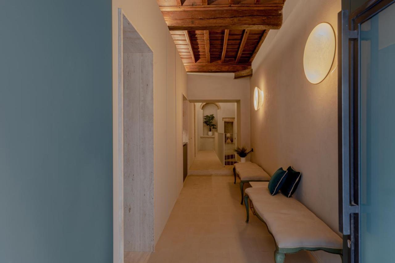 Design With Private Pool In Campo Dei Fiori Apartment
