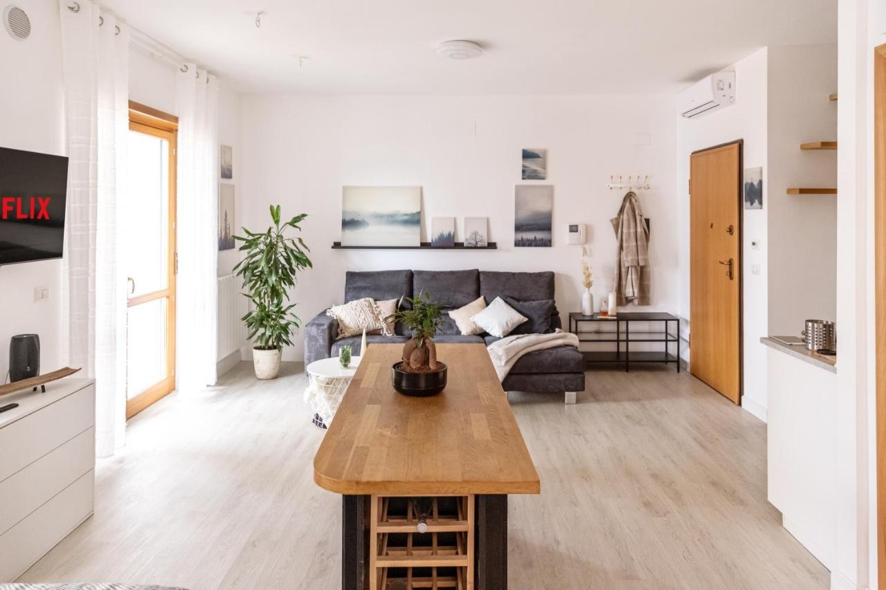 Apartment Loft Con Terrazzo - 3 Min Dalle Autostrade By Followgreenhouserome Rome