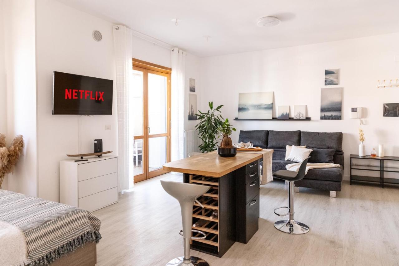 Loft Con Terrazzo - 3 Min Dalle Autostrade By Followgreenhouserome Apartment Rome