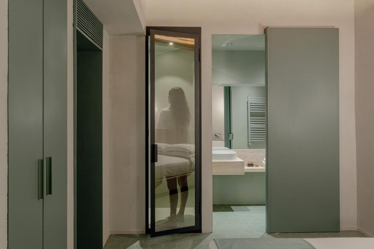 Apartment Design With Private Pool In Campo Dei Fiori Rome