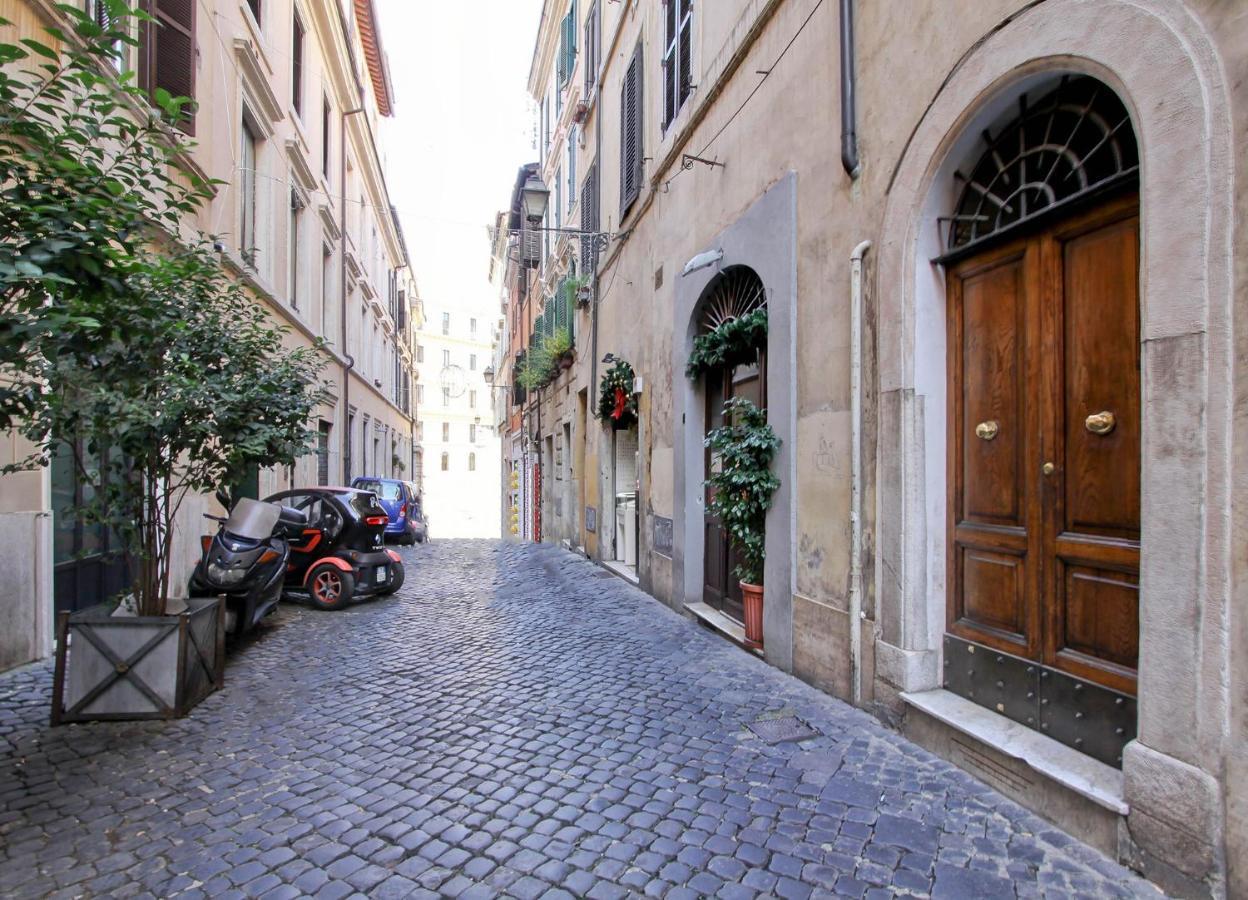 Banchi Nove, Penthouse Full Of Light And Silence Rome