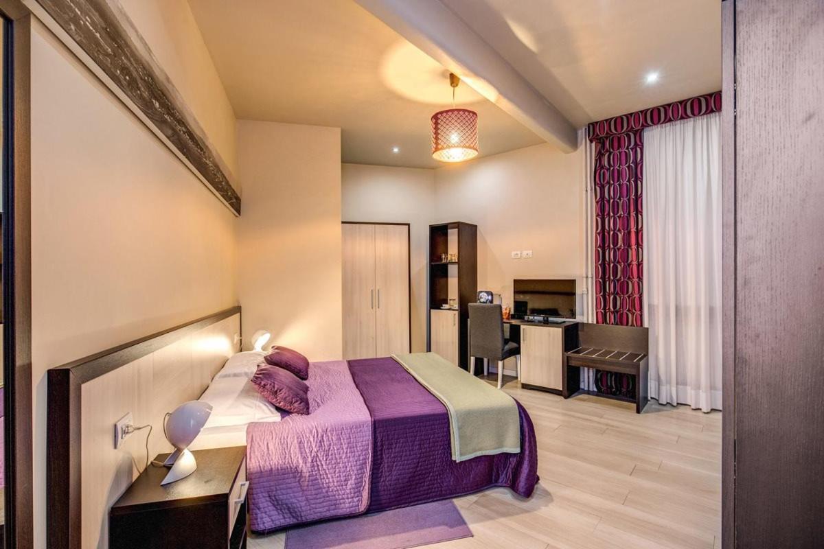 - Piazza Navona Apartment