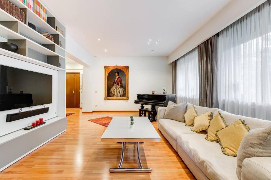 Exclusive In Eur * Rome