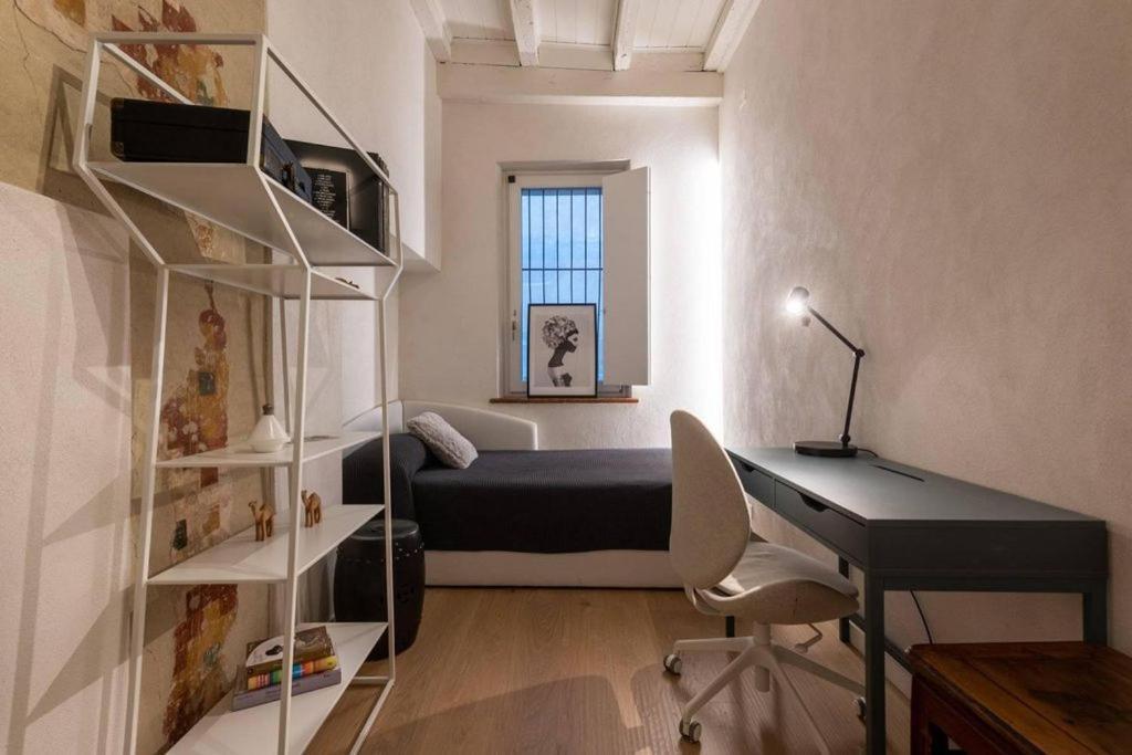 - Campo De' Fiori Apartment