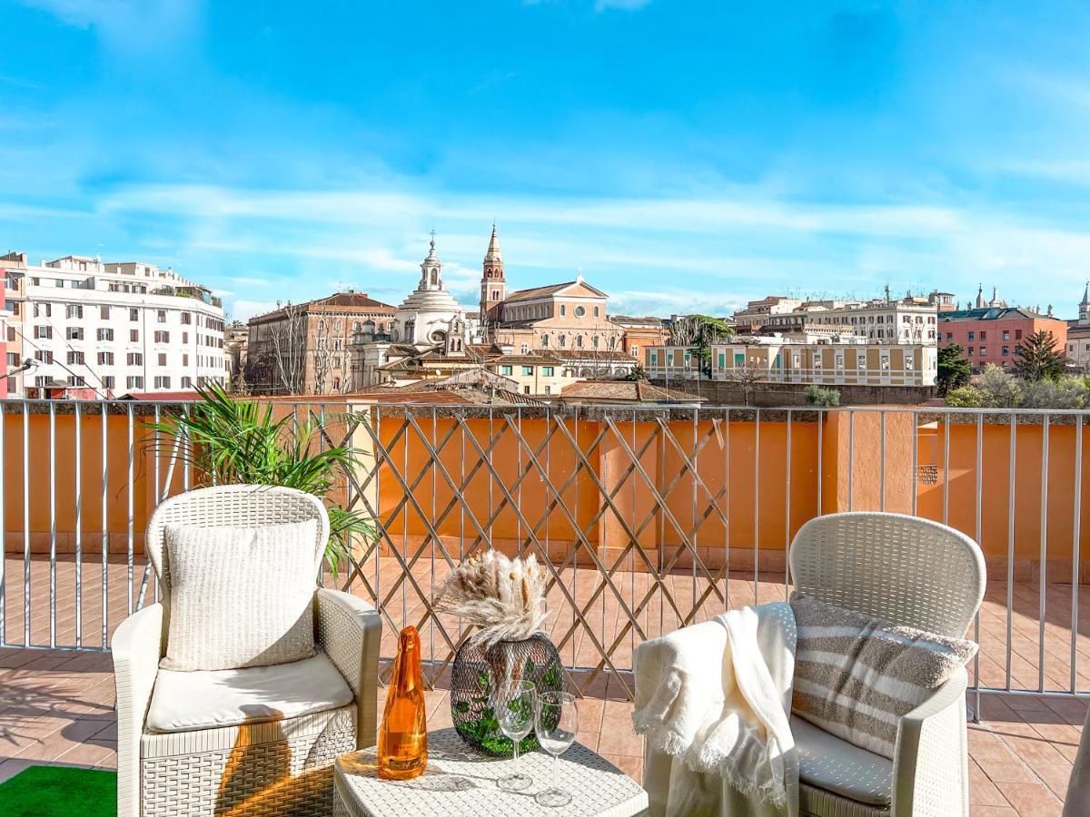 Apartment Colosseum House - Private Rooftop, Jacuzzi Hot Tub & View *
