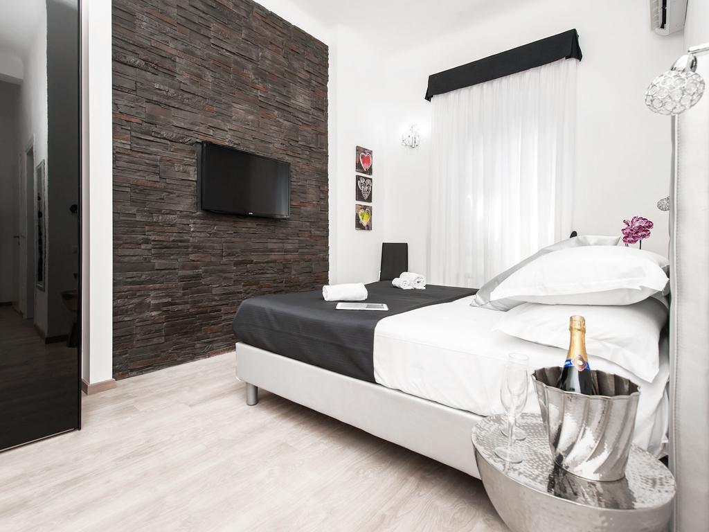Black Colosseo Guest house