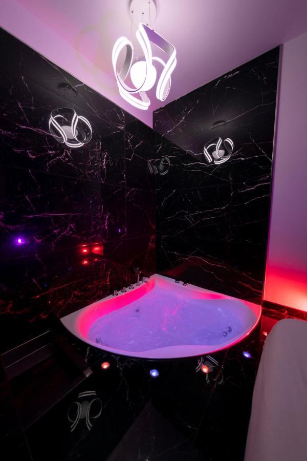 Luxury Bdsm Affittacamere Roma