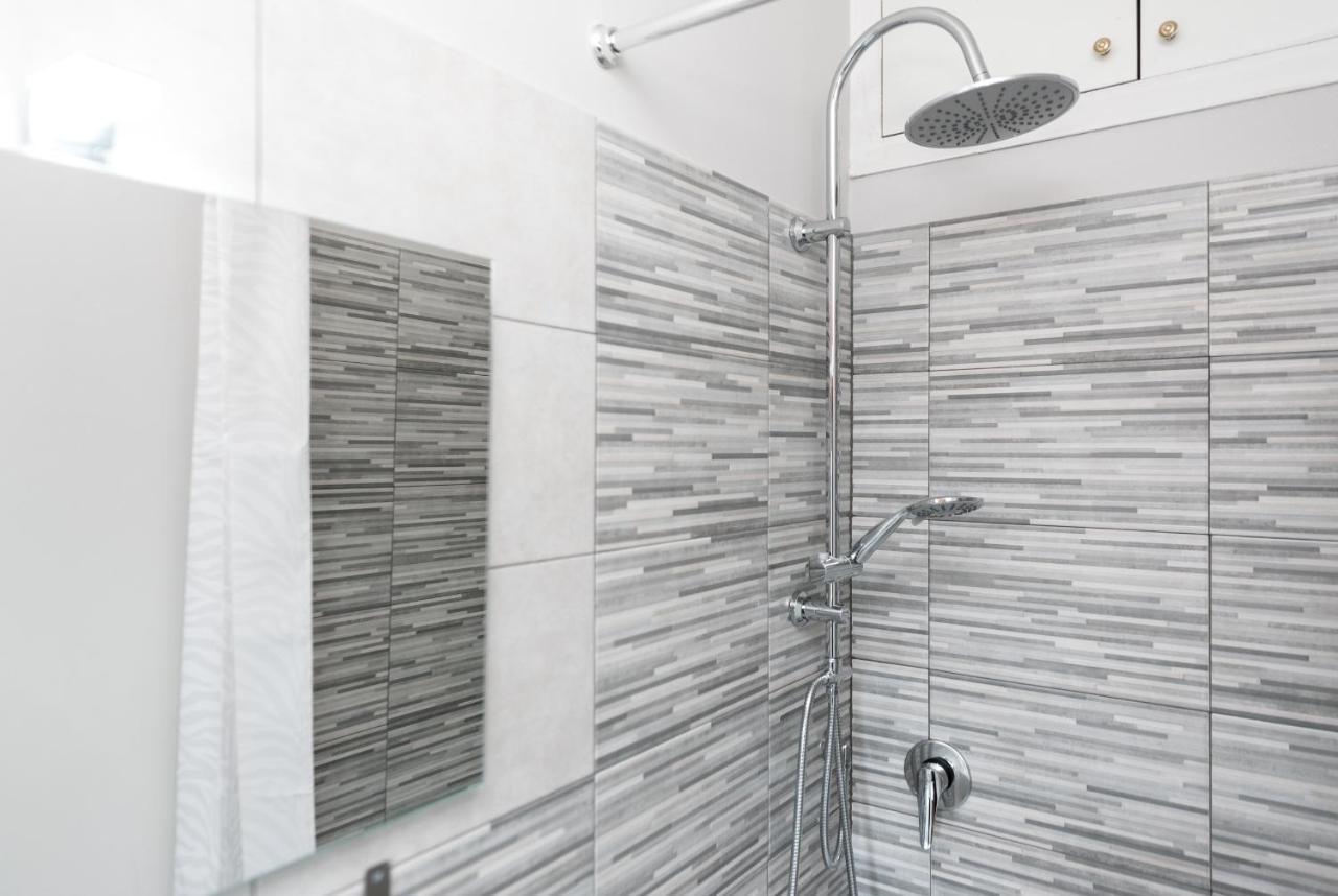 Guest house Travelershome Ciampino&Morena Guesthouse