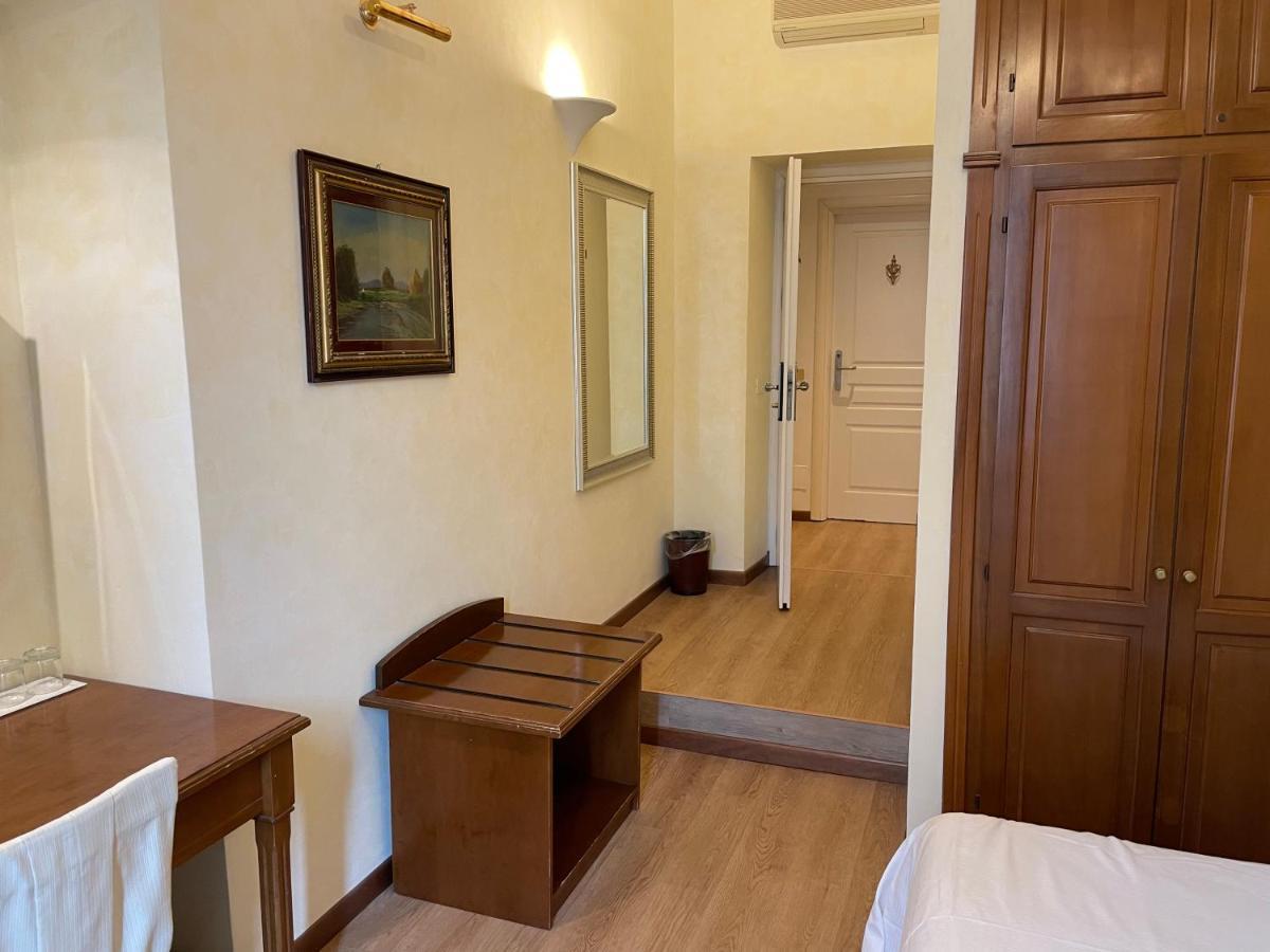 Guest house Le Petit Real 2*