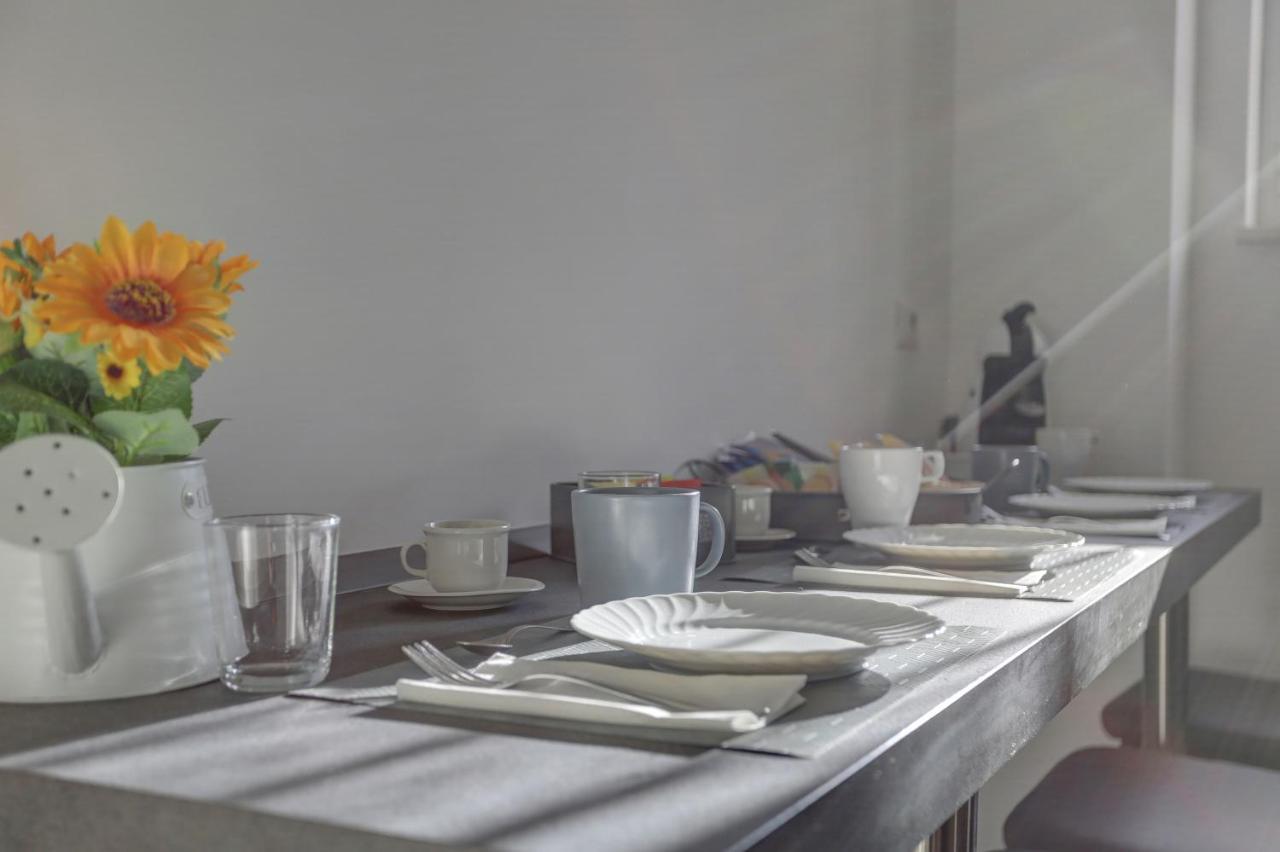 Voyager House Termini - And Guest house