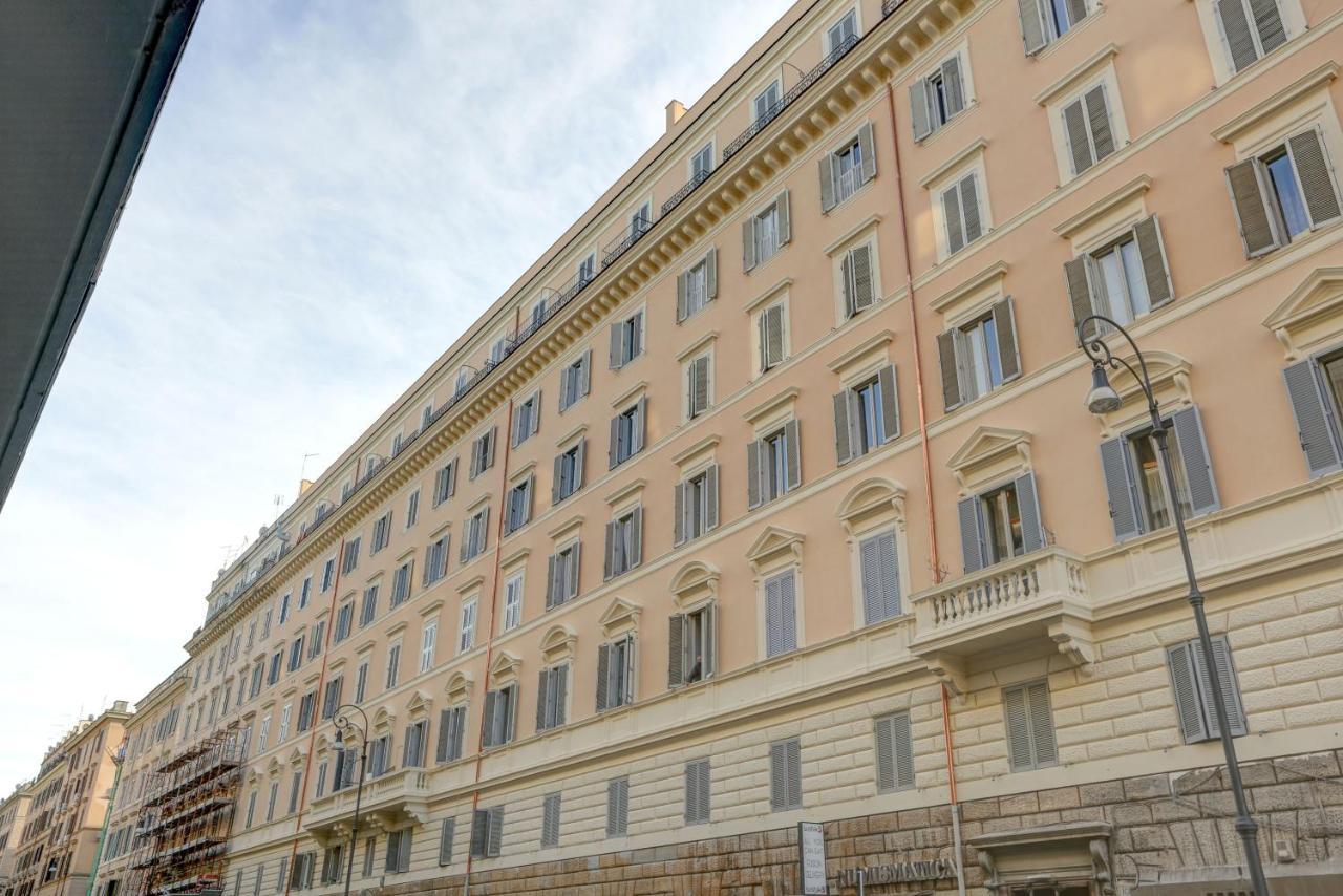 Voyager House Termini - And Guest house