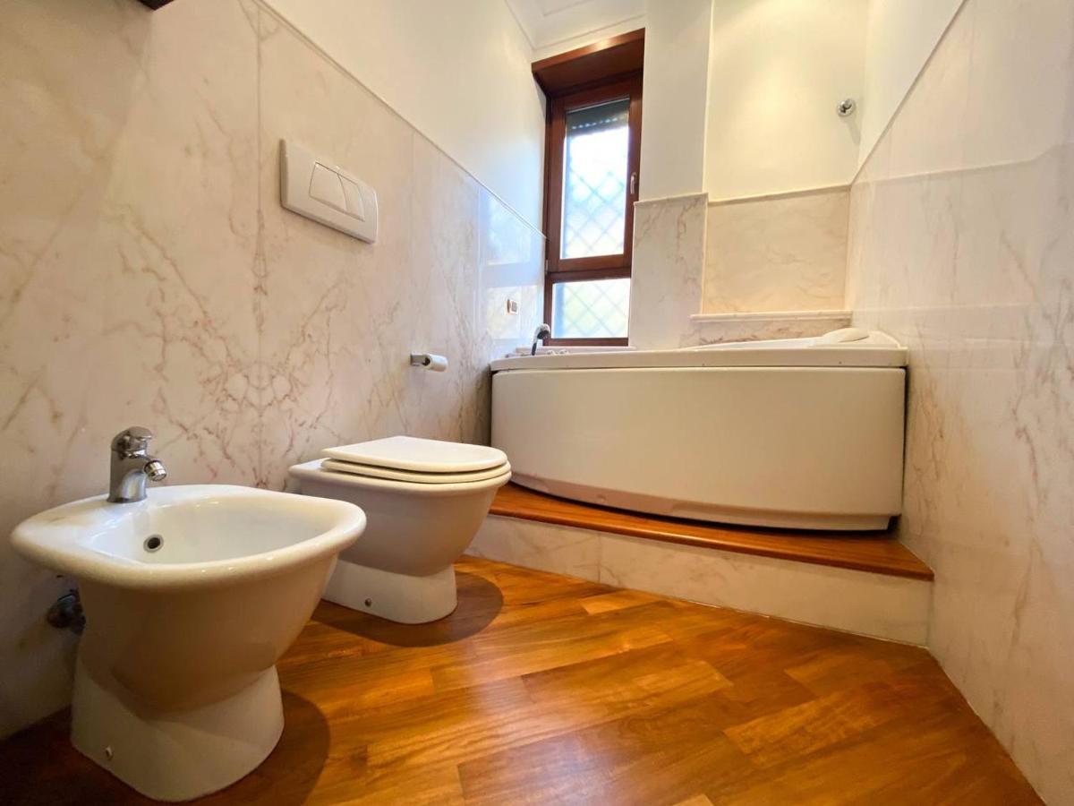 Apartment Piramide Luxury Colosseum *