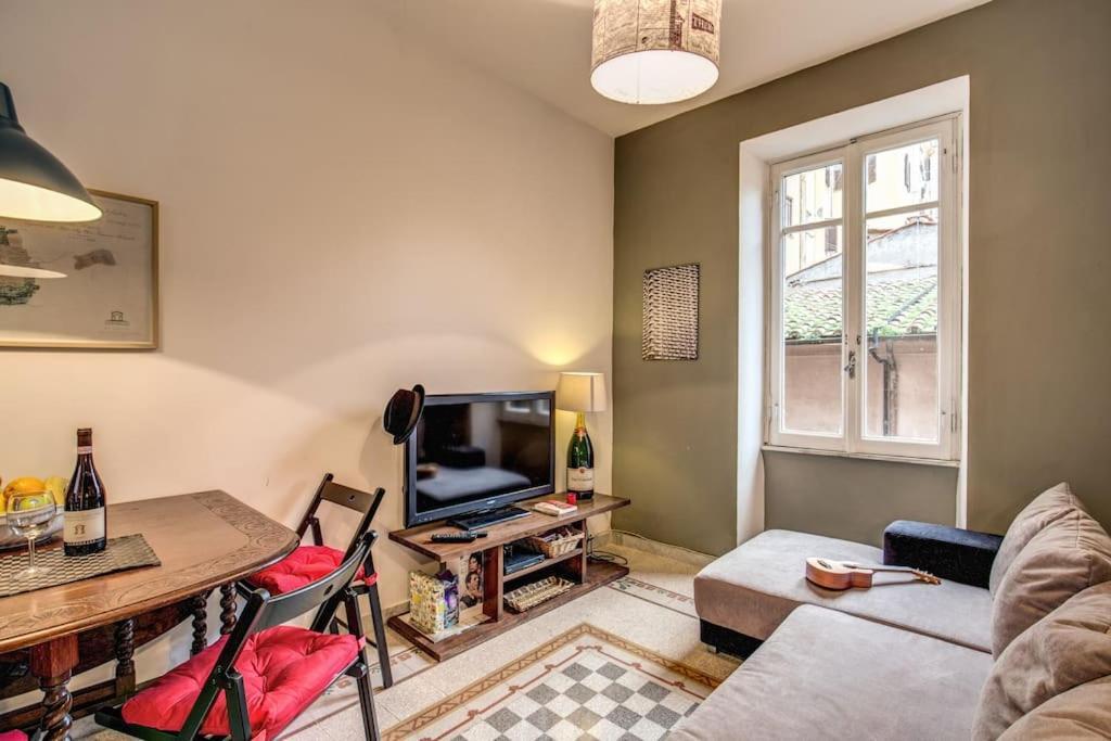 Monti Coliseum 2nd Floor 3 Bedroom *