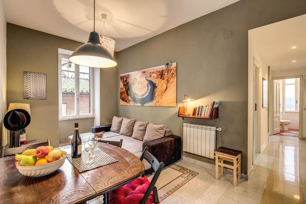 Monti Coliseum 2nd Floor 3 Bedroom * Rome