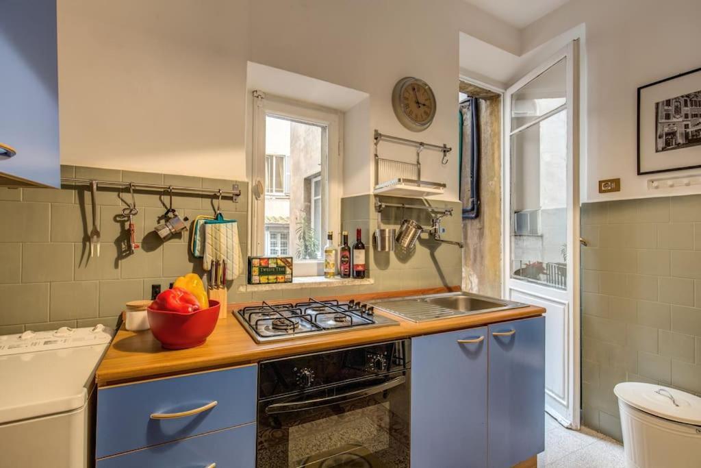 Monti Coliseum 2nd Floor 3 Bedroom * Rome