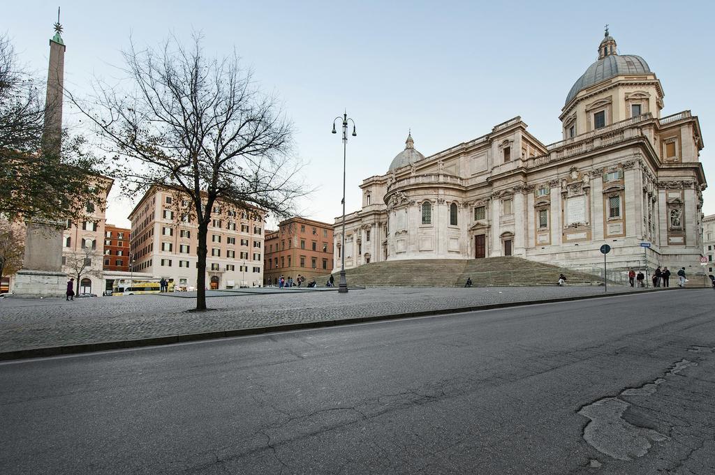 White Flat Colosseo Rome