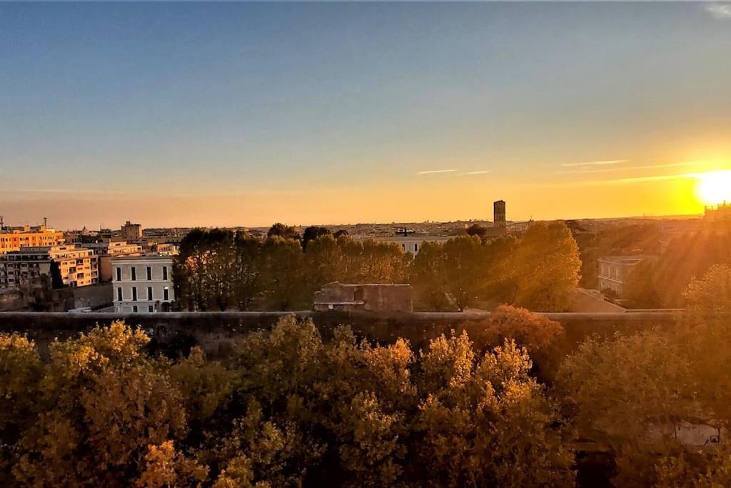 Apartment Penthouse Near Rome, Free Parking. Rome