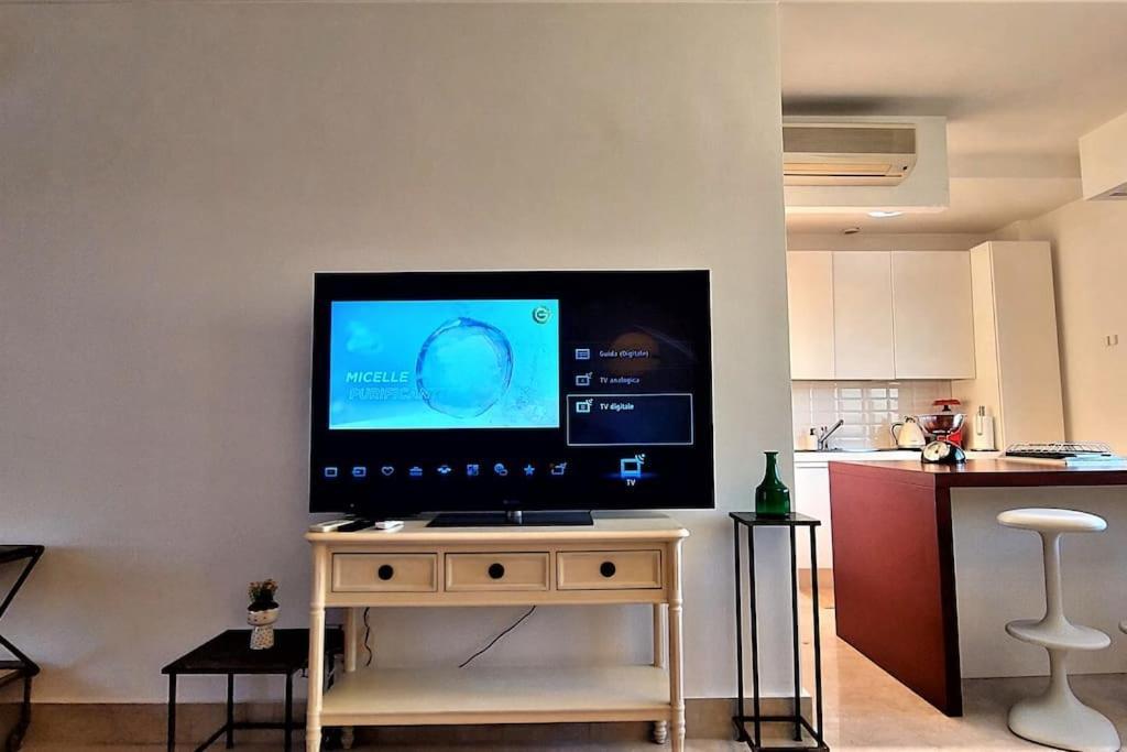 Penthouse Near Rome, Free Parking. Apartment *
