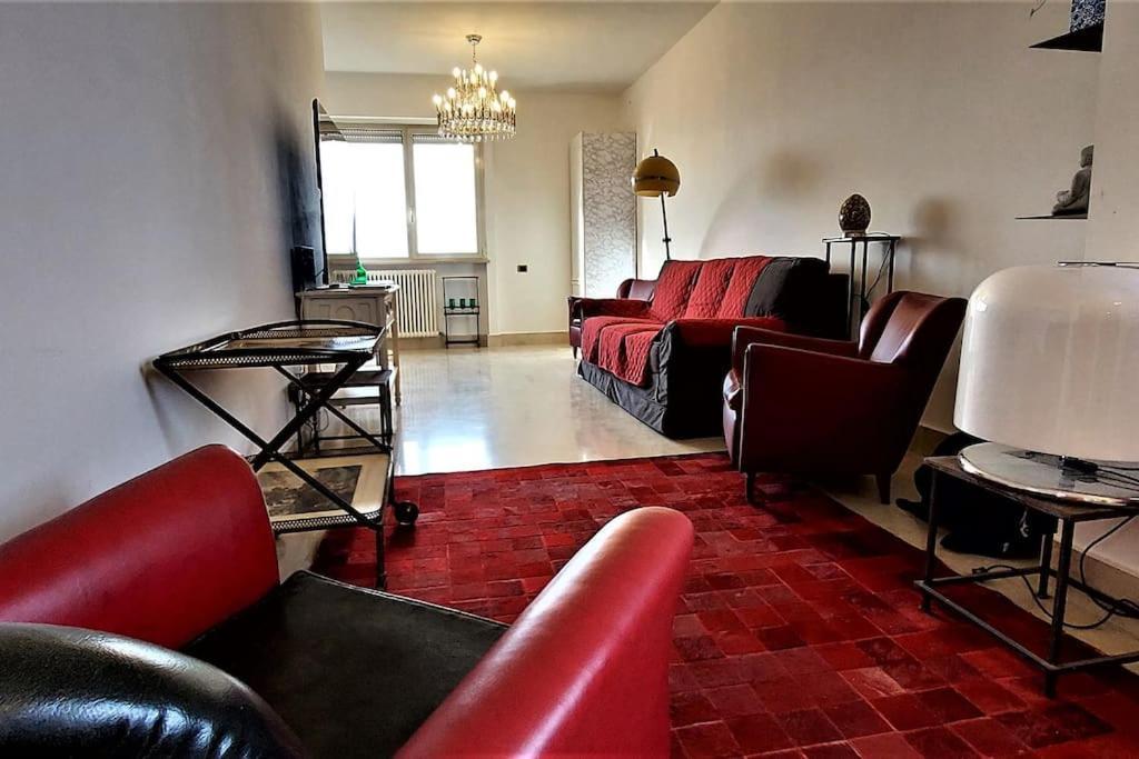 Penthouse Near Rome, Free Parking. Apartment