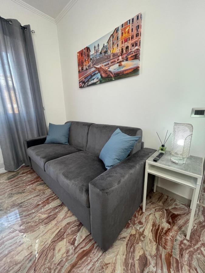 Henry Apartment *