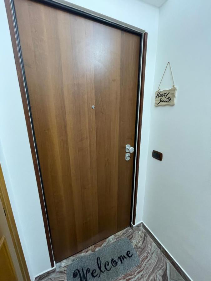 Henry Apartment