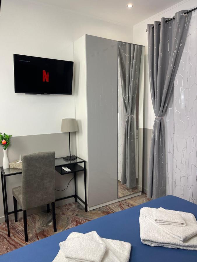 Henry Apartment *