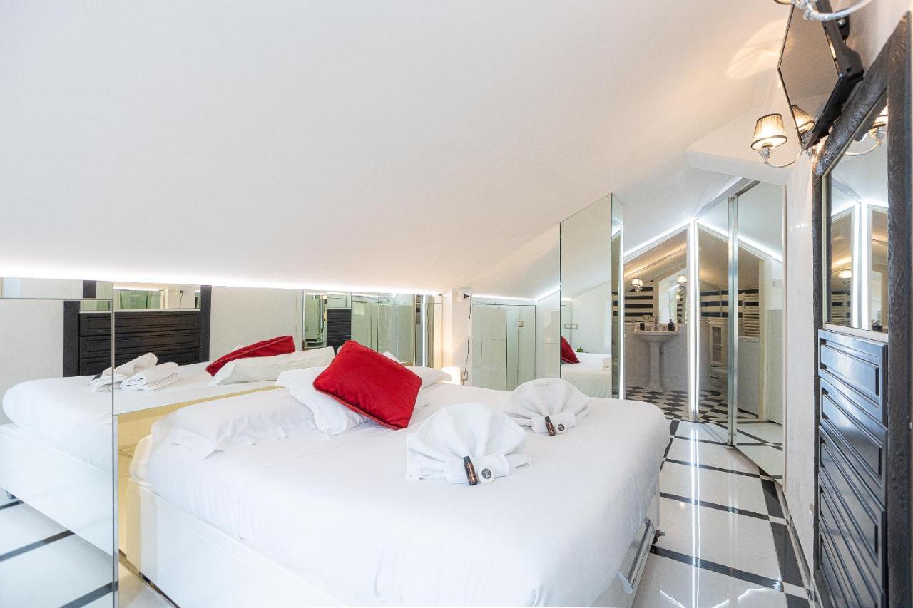 Star By In Apartment Rome
