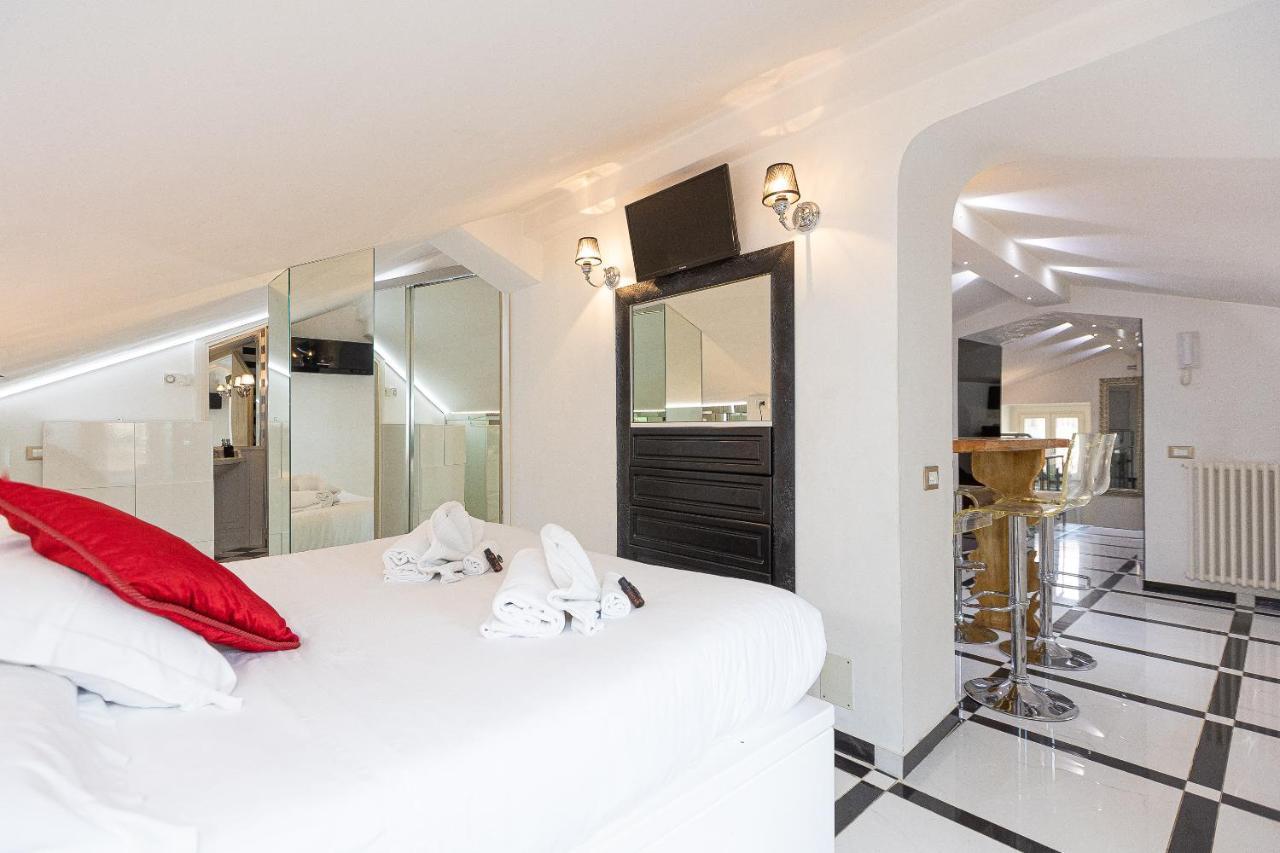 Star By In Apartment Rome