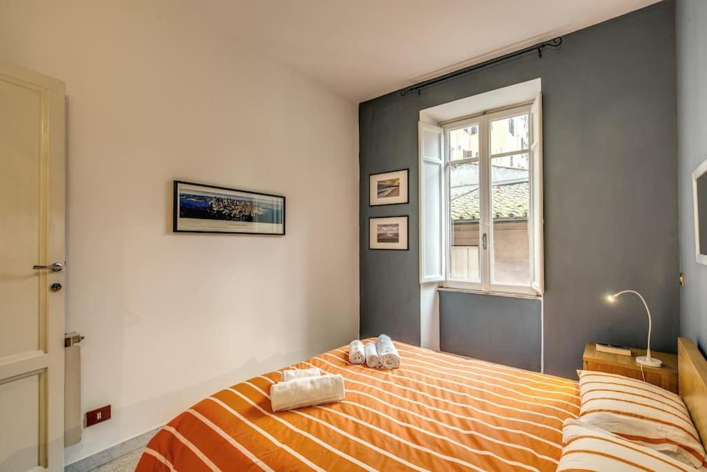 Apartment Monti Coliseum 2nd Floor 3 Bedroom Rome