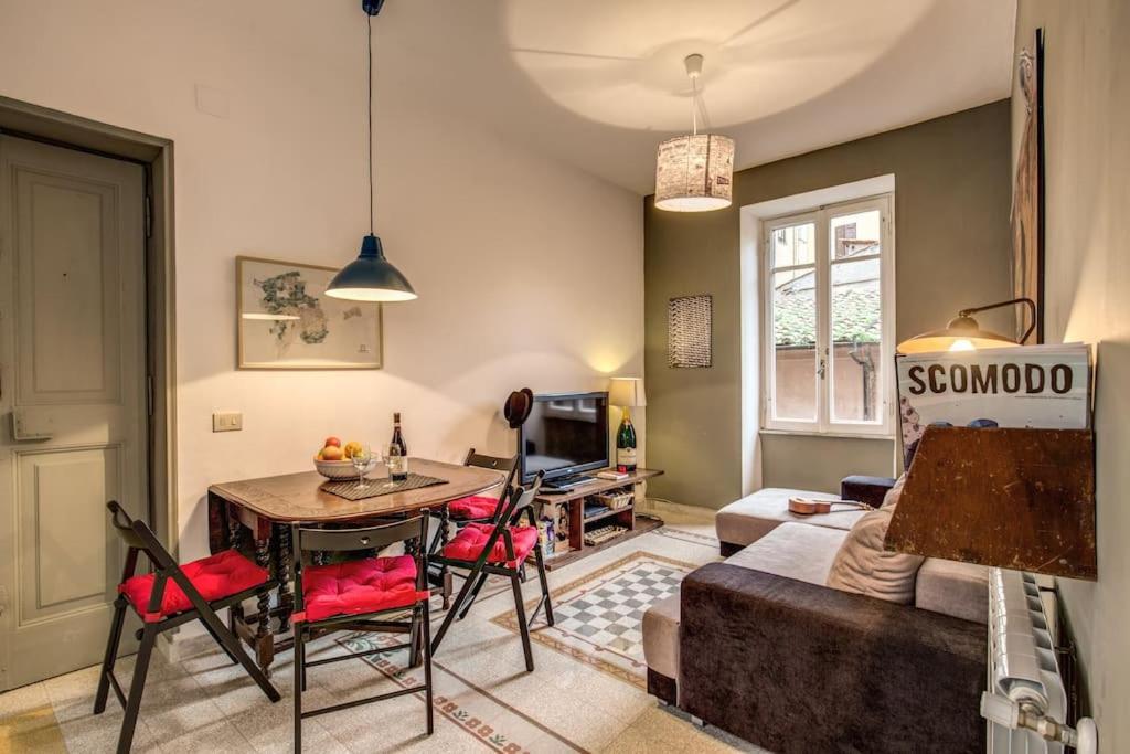 Monti Coliseum 2nd Floor 3 Bedroom * Rome