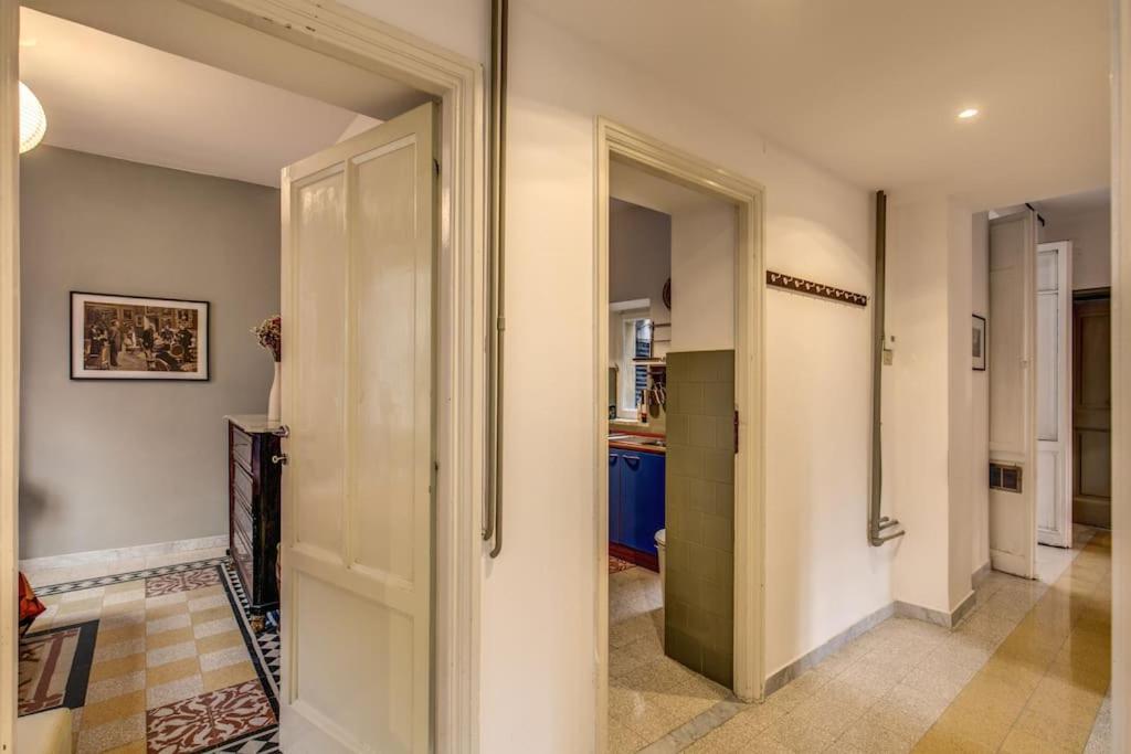 Monti Coliseum 2nd Floor 3 Bedroom Apartment Rome