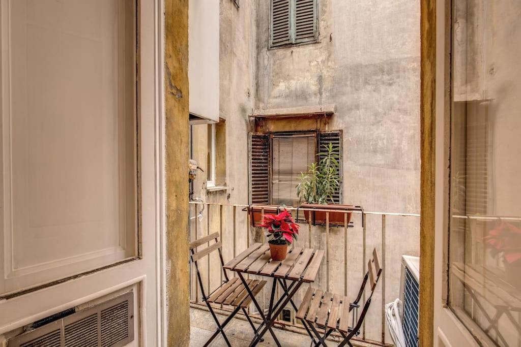 Apartment Monti Coliseum 2nd Floor 3 Bedroom Rome