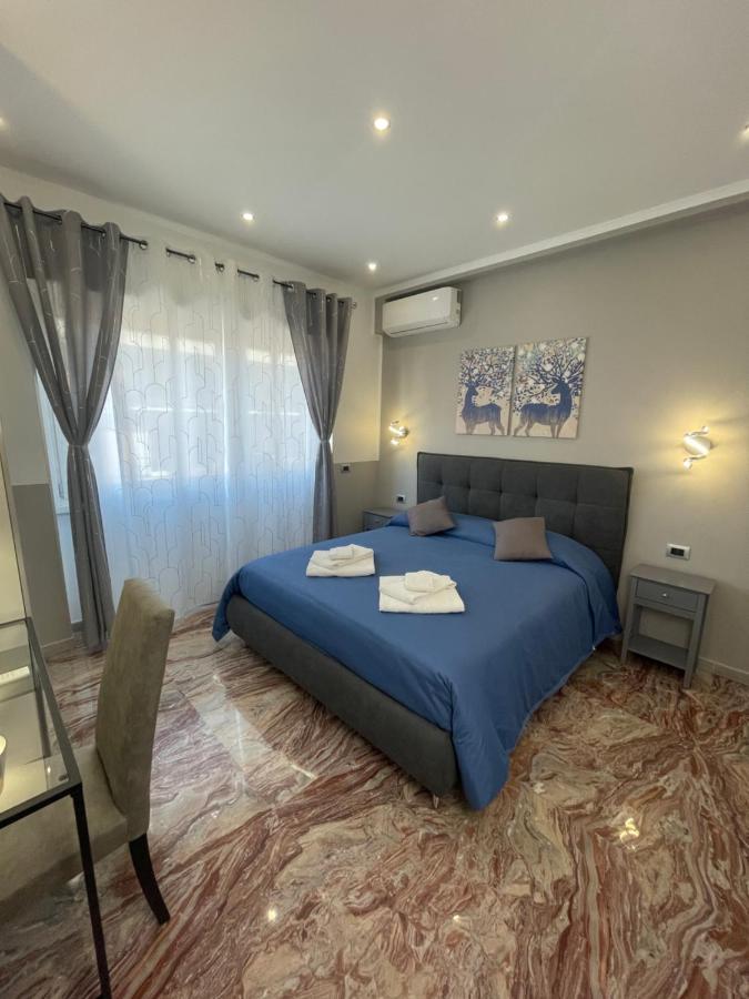 Henry Apartment *