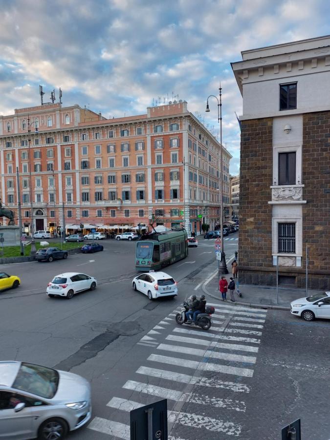 Apartment Vis Romae Luxury Rome